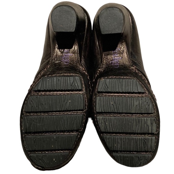INDIGO by Clark’s - Women’s Chunky Heel Leather Mary Jane Style Shoes - Picture 9 of 10